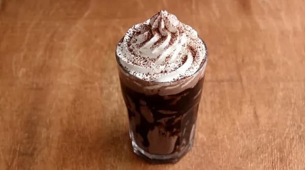 Café Style Thick Chocolate Milkshake